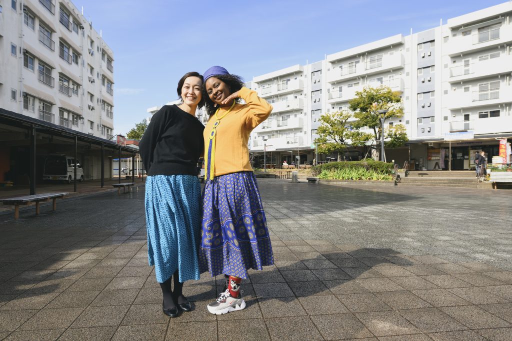 多文化クラブ「DANRO」の西田真美さんと小杉ルーシーさん