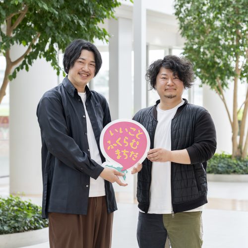 アニメ「うたごえはミルフィーユ」原作者の山中拓也さんとプロデューサー松岡貴徳さんの写真