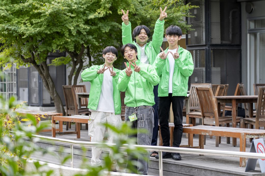 和光大学「異煌祭」実行委員の皆さんの写真