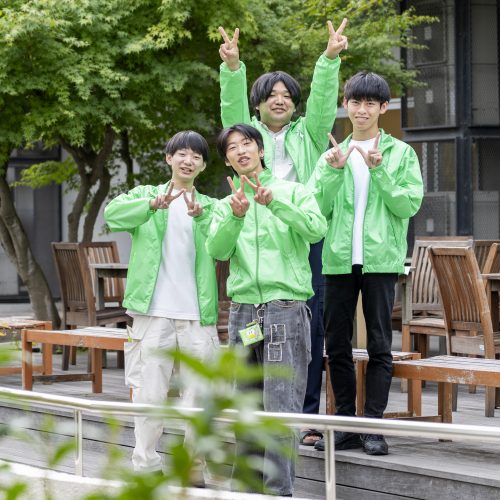 和光大学「異煌祭」実行委員の皆さんの写真