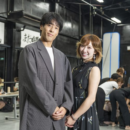 音楽座ミュージカルの俳優・小林啓也さんと森彩香さんの写真