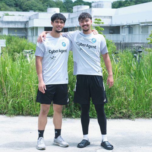 FC町田ゼルビアのニコラス選手とアキコッホ選手の写真
